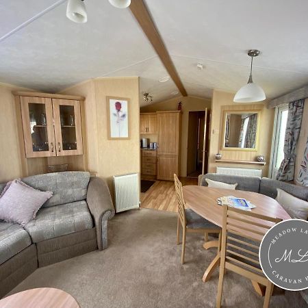 Coral Beach - Row 73 Van 2, Central Heating, Wifi, Bed Linen - Meadow Lakes Caravan & Lodge Hire Інголдмеллс Екстер'єр фото