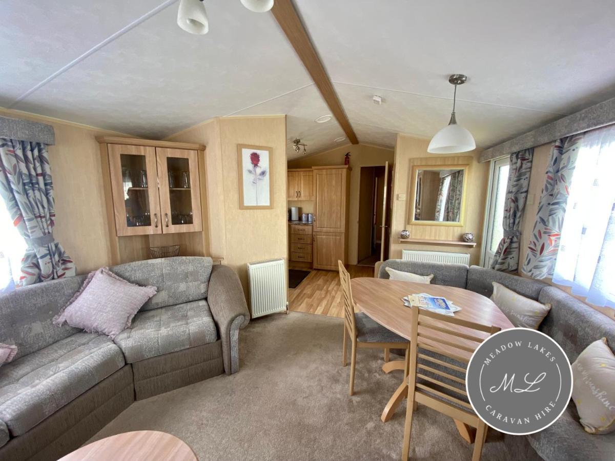 Coral Beach - Row 73 Van 2, Central Heating, Wifi, Bed Linen - Meadow Lakes Caravan & Lodge Hire Інголдмеллс Екстер'єр фото