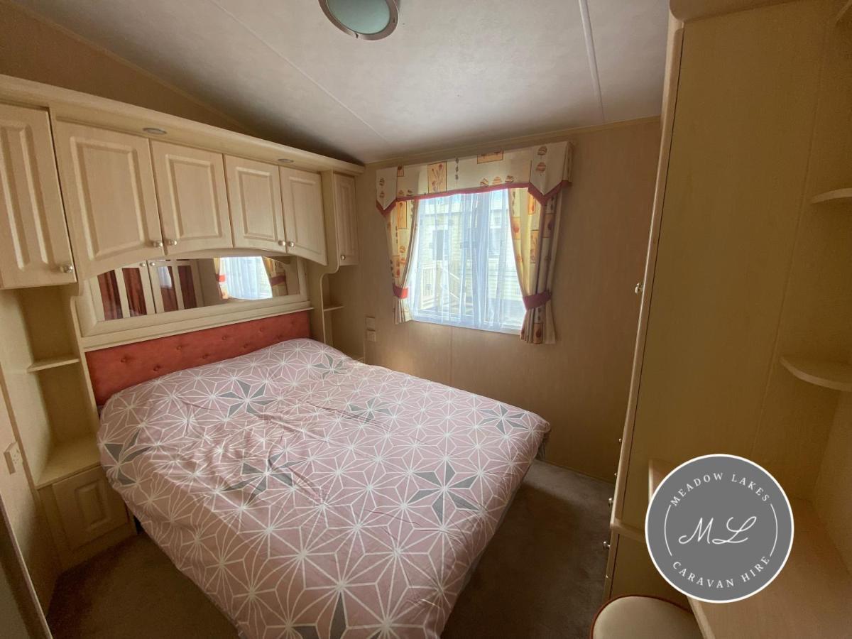 Coral Beach - Row 73 Van 2, Central Heating, Wifi, Bed Linen - Meadow Lakes Caravan & Lodge Hire Інголдмеллс Екстер'єр фото